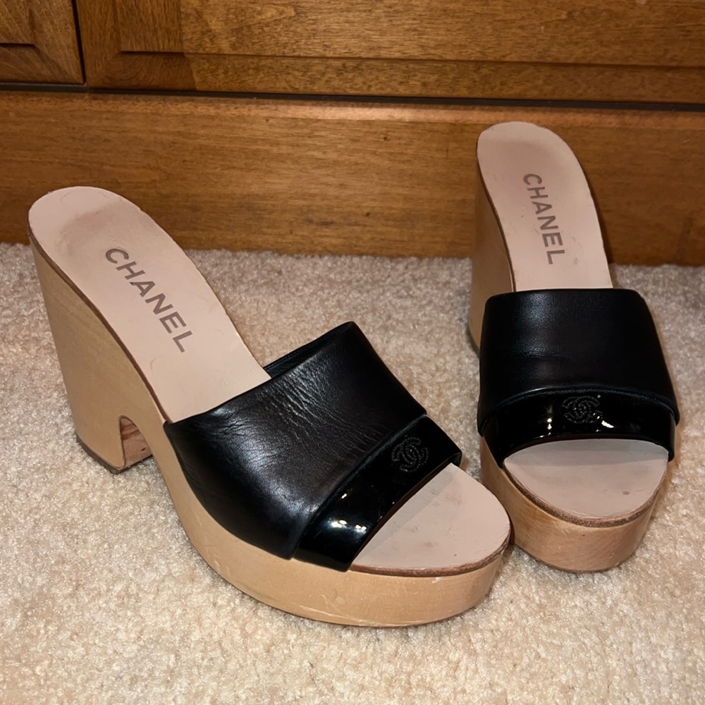 CHANEL Clog